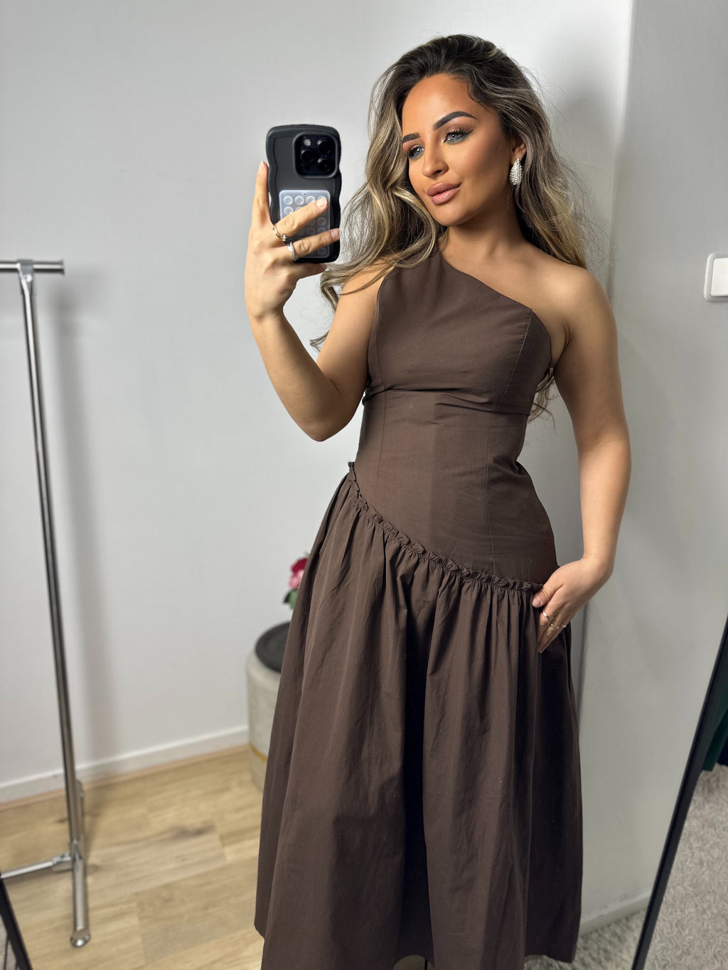 Jurk Alexandra bruin