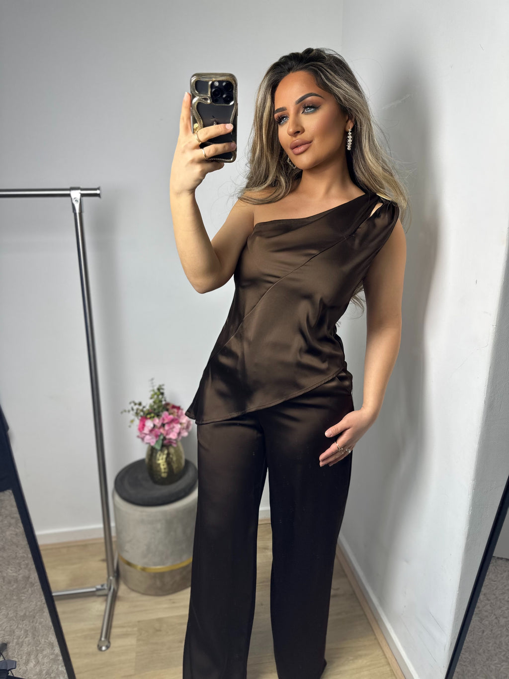 Set Maya bruin