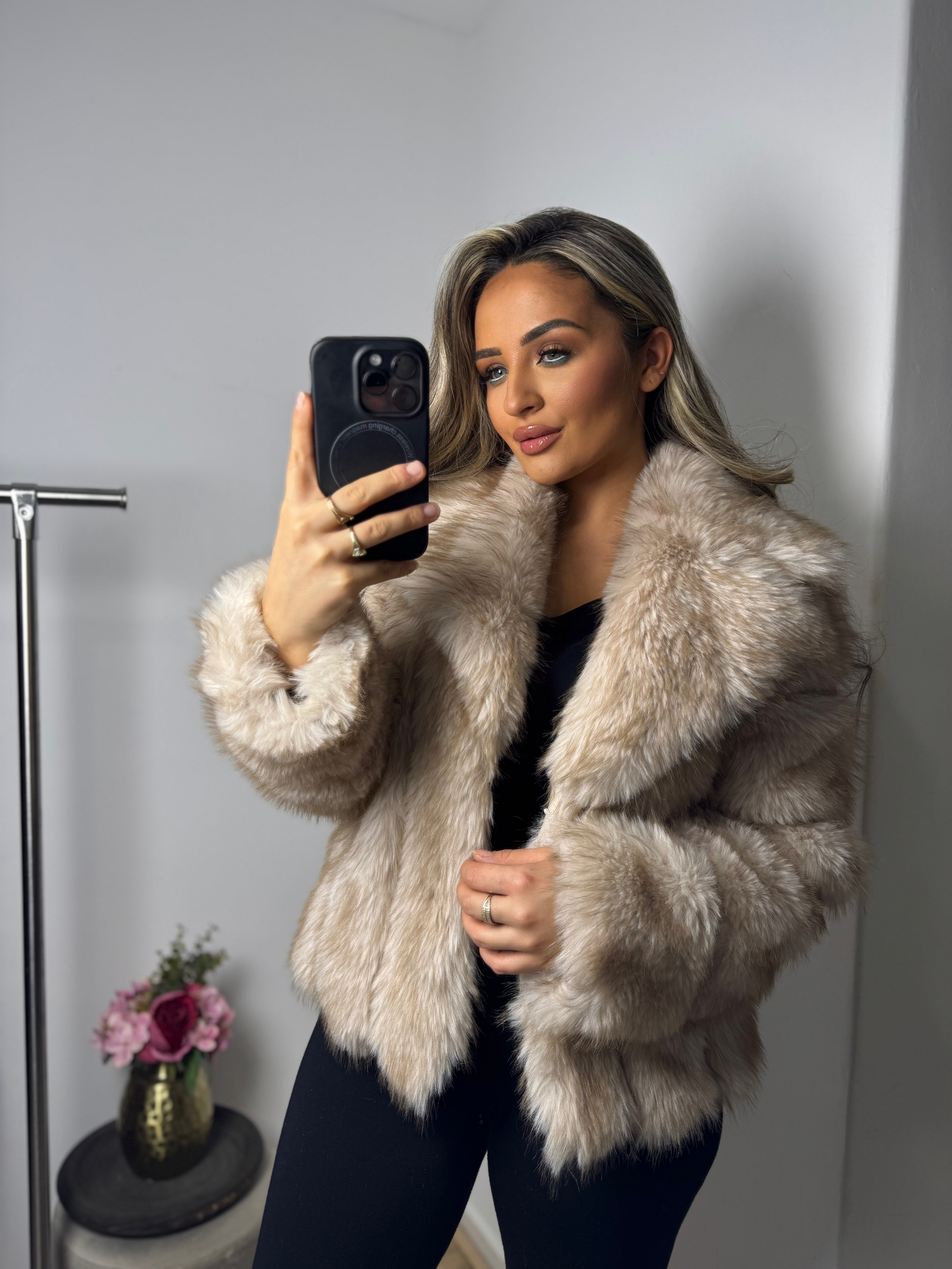 Bontjas short leather taupe